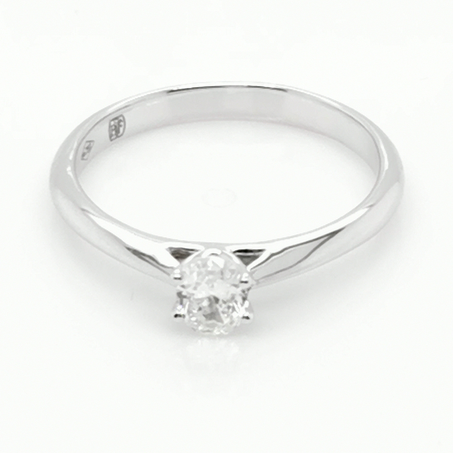 Solitaire diamant ovale or blanc 18 carats