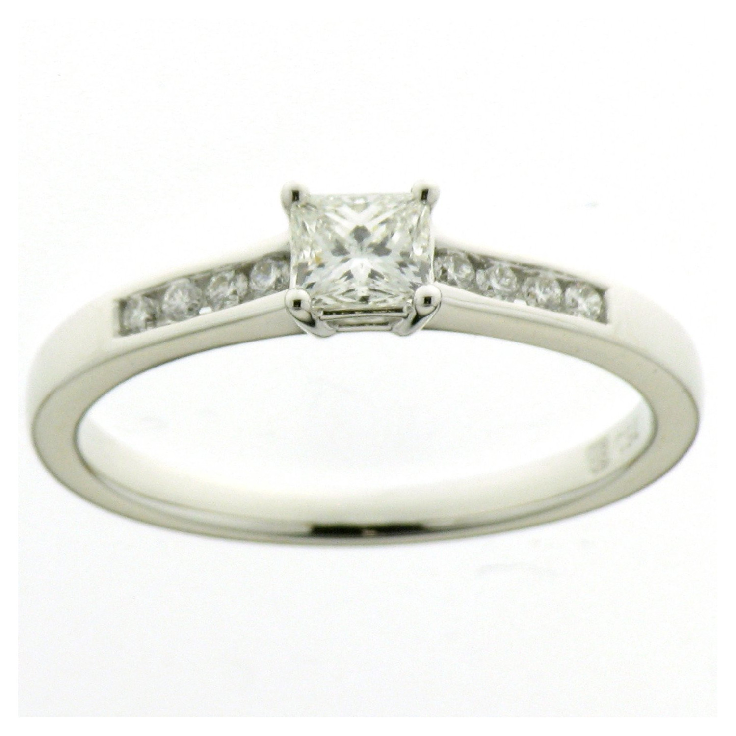 Solitaire accompagné Brillaxis diamants or 18 carats