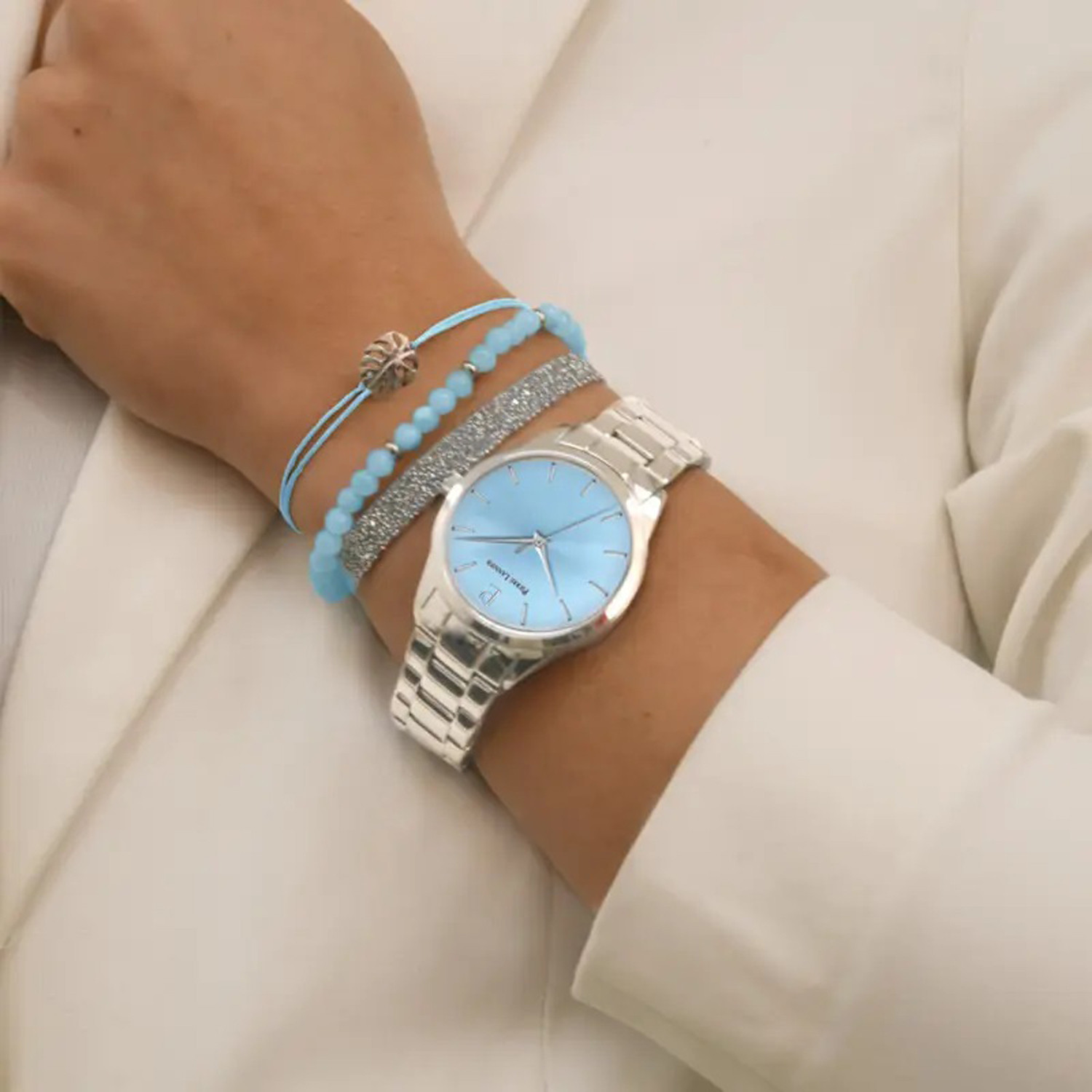 Coffret femme ROXANE Cadran bleu bracelet acier
Pierre Lannier x Les Interchangeables Edition limitée